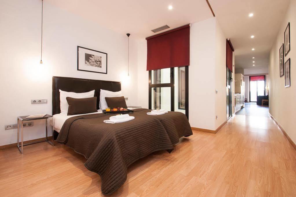 Short Stay Group Liceu Serviced Apartments Барселона Экстерьер фото