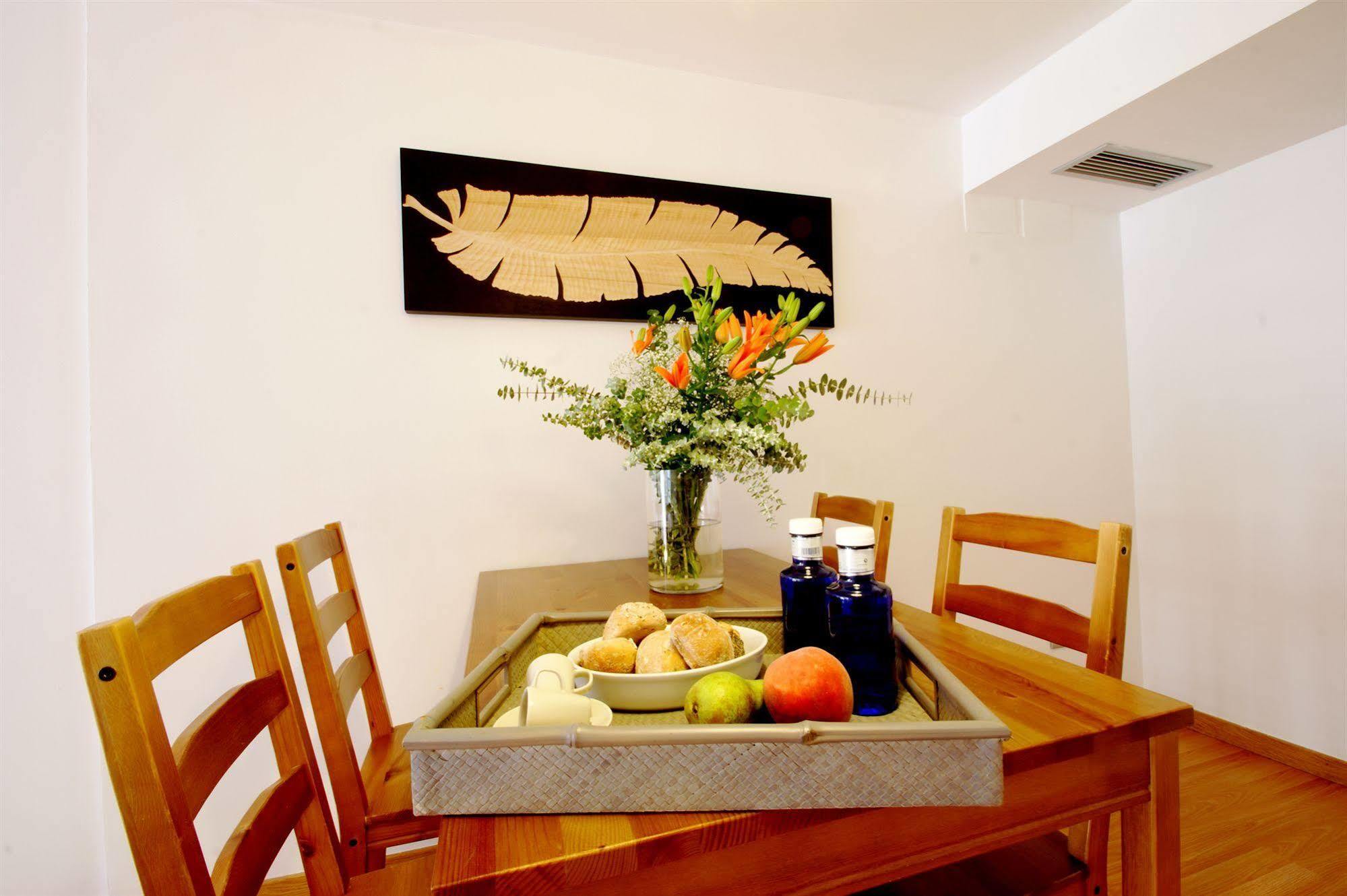 Short Stay Group Liceu Serviced Apartments Барселона Экстерьер фото