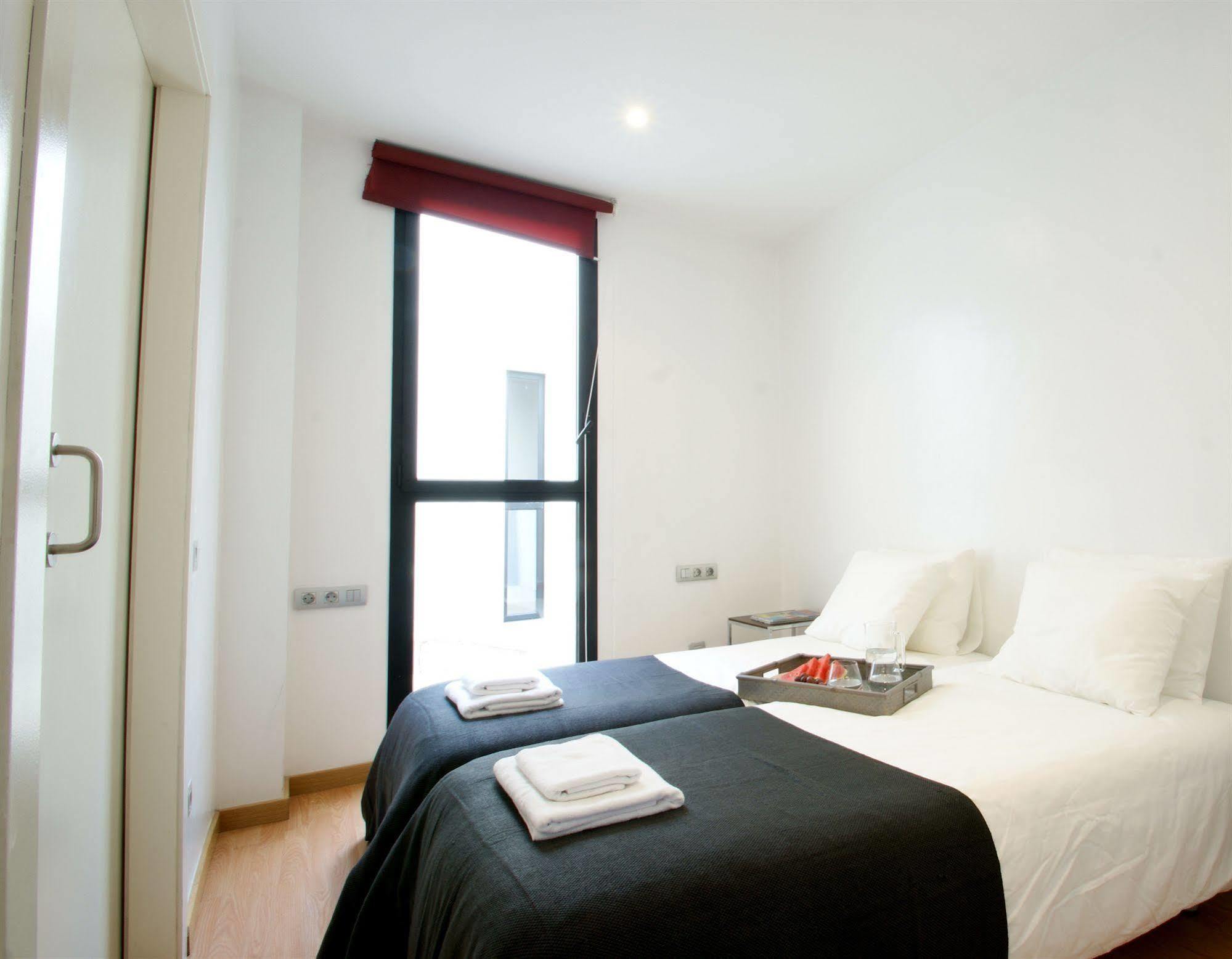 Short Stay Group Liceu Serviced Apartments Барселона Экстерьер фото