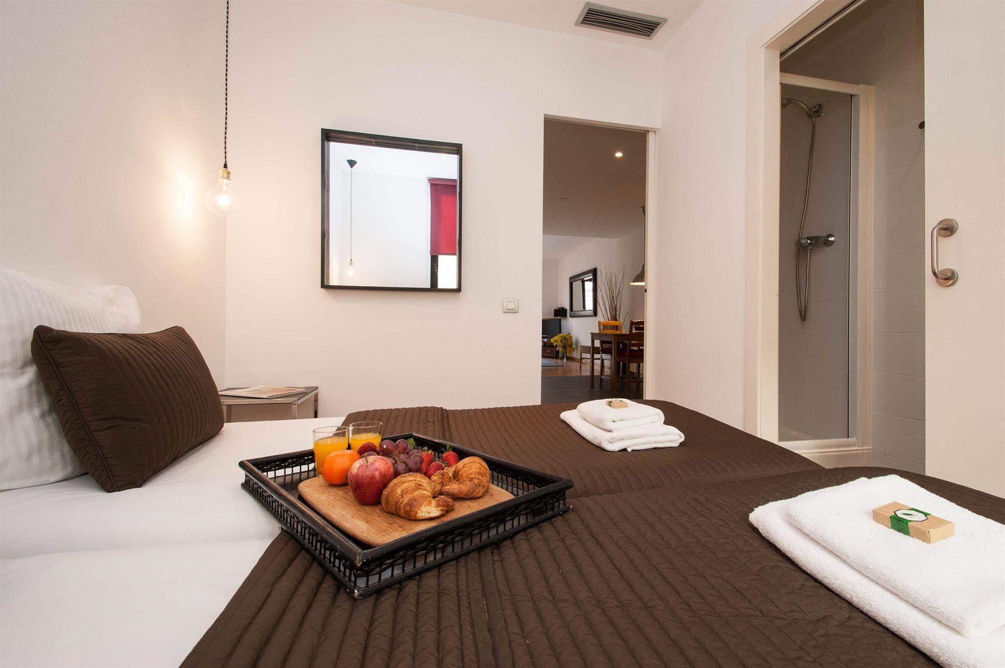 Short Stay Group Liceu Serviced Apartments Барселона Экстерьер фото