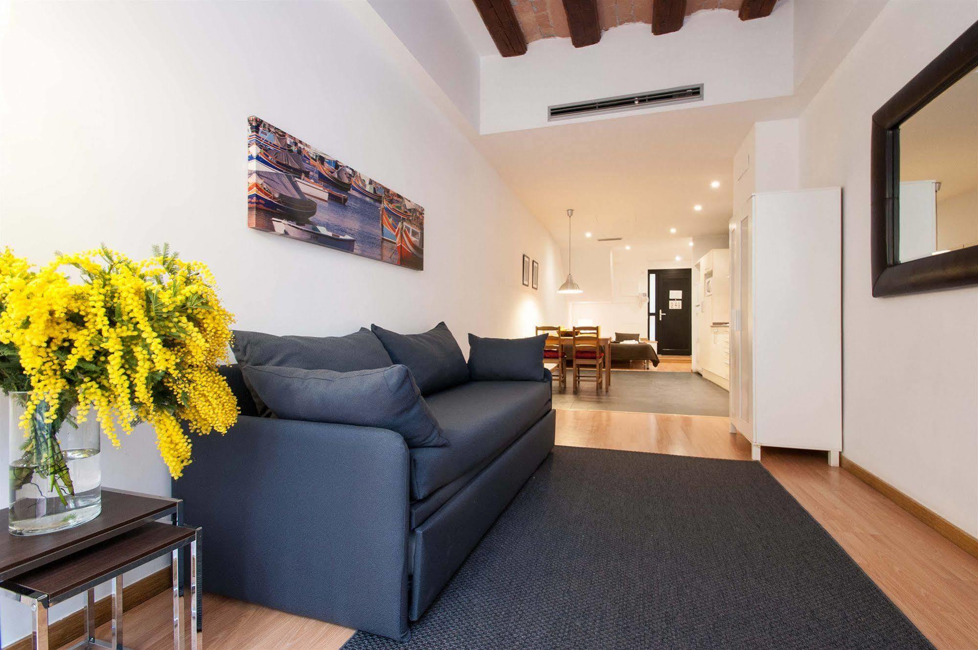 Short Stay Group Liceu Serviced Apartments Барселона Экстерьер фото