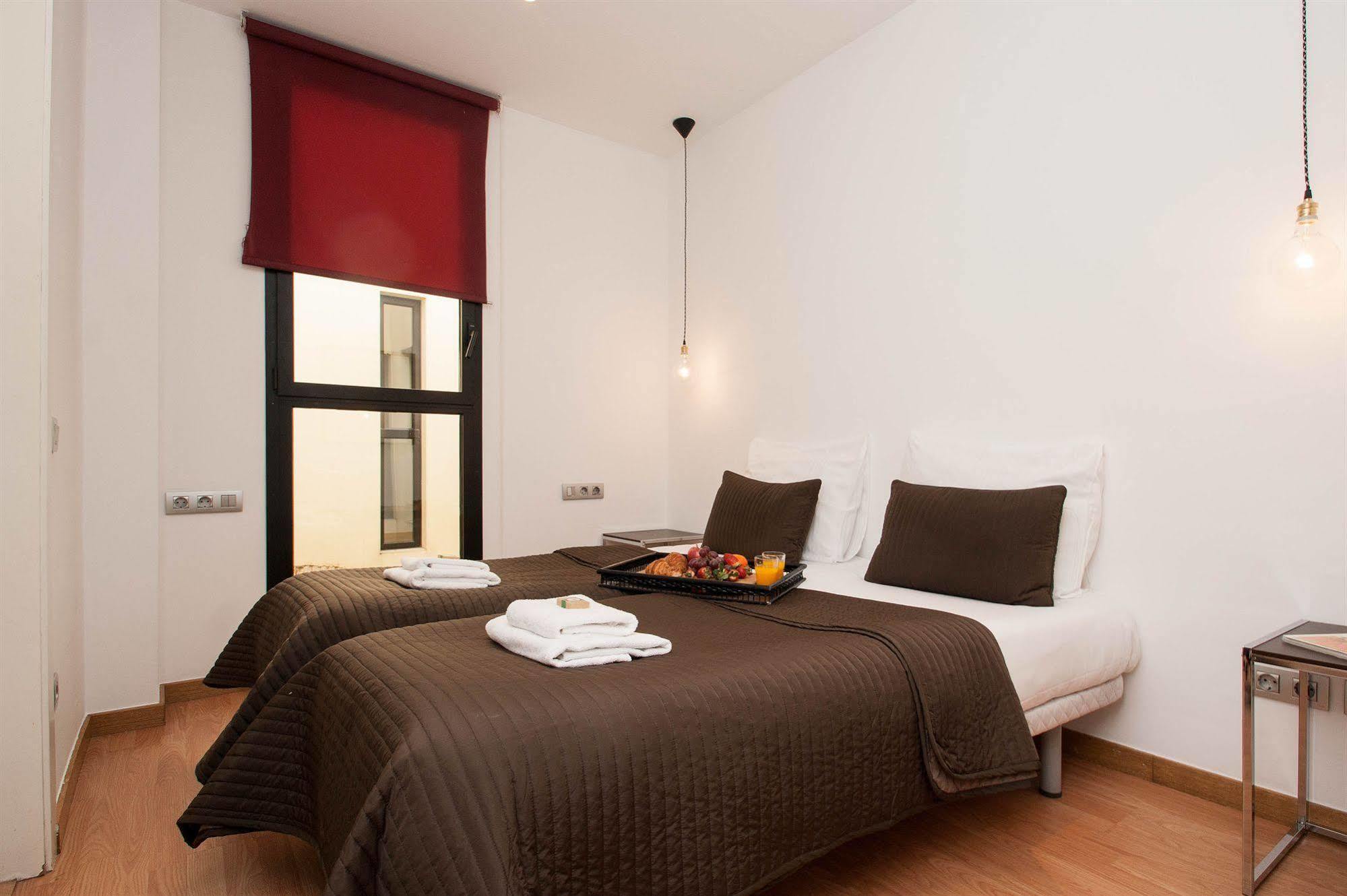 Short Stay Group Liceu Serviced Apartments Барселона Экстерьер фото